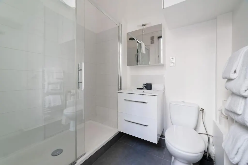 Luxe 1-Br Gem Louvre & Opera Apartment Paris 0*,  France